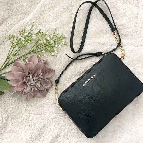 Michael Kors Handbags - Michael Kors Jet Set Large Crossbody